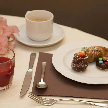 Hotell Hotel Menfi 3*