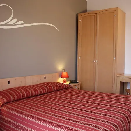 Hotel Menfi Hotell