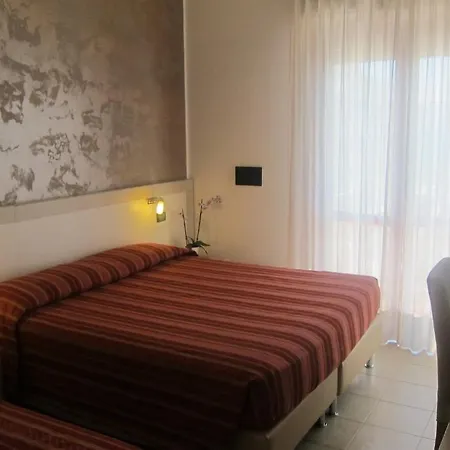 Hotel Menfi Hotell